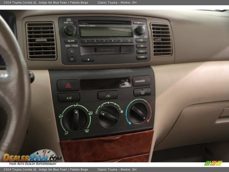 Controls of 2004 Toyota Corolla LE Photo #8