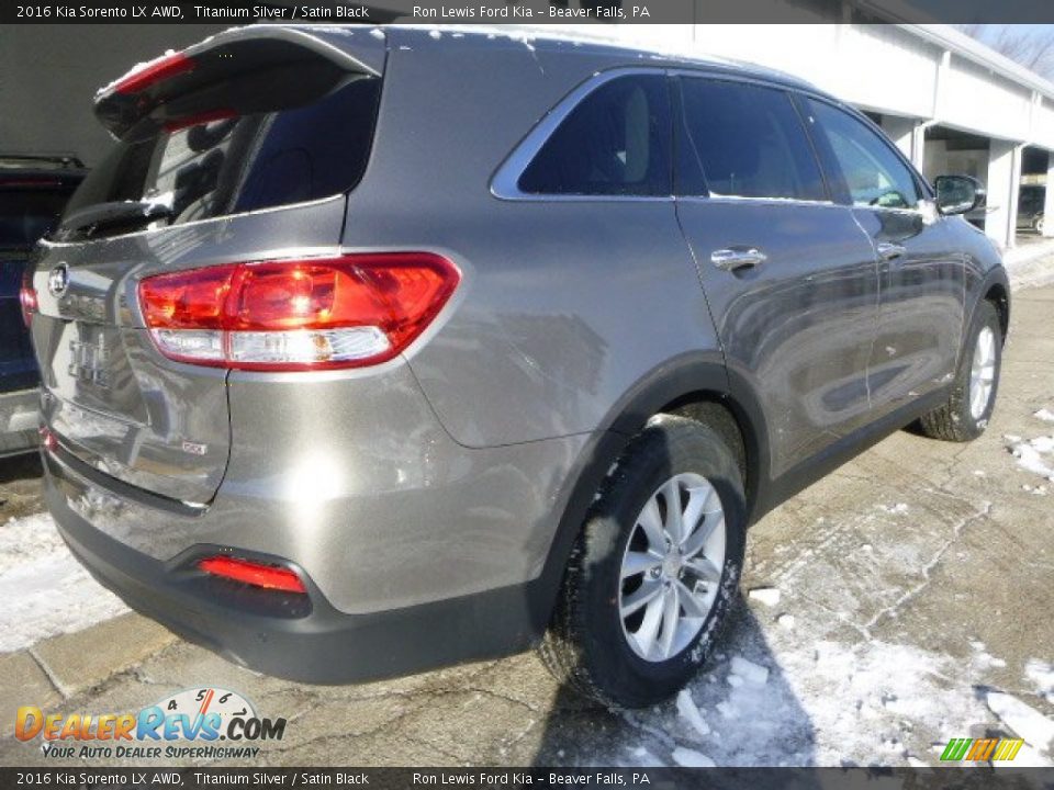 Titanium Silver 2016 Kia Sorento LX AWD Photo #8