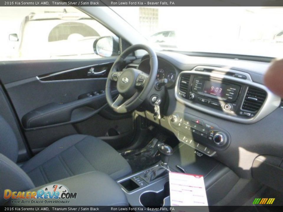 2016 Kia Sorento LX AWD Titanium Silver / Satin Black Photo #10