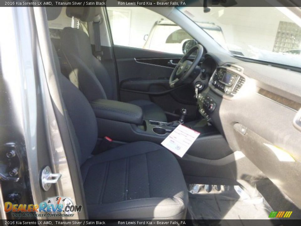 2016 Kia Sorento LX AWD Titanium Silver / Satin Black Photo #11