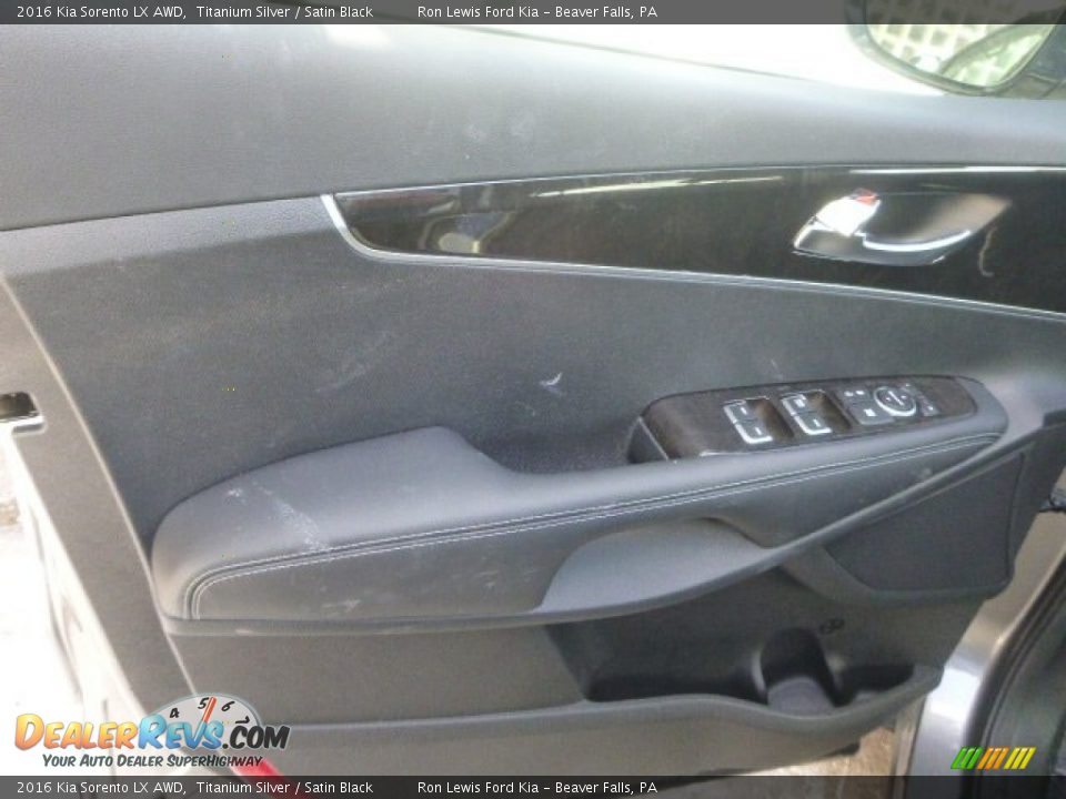 2016 Kia Sorento LX AWD Titanium Silver / Satin Black Photo #14