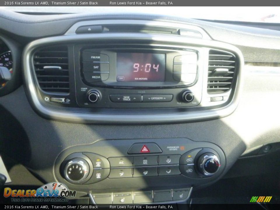 Controls of 2016 Kia Sorento LX AWD Photo #16