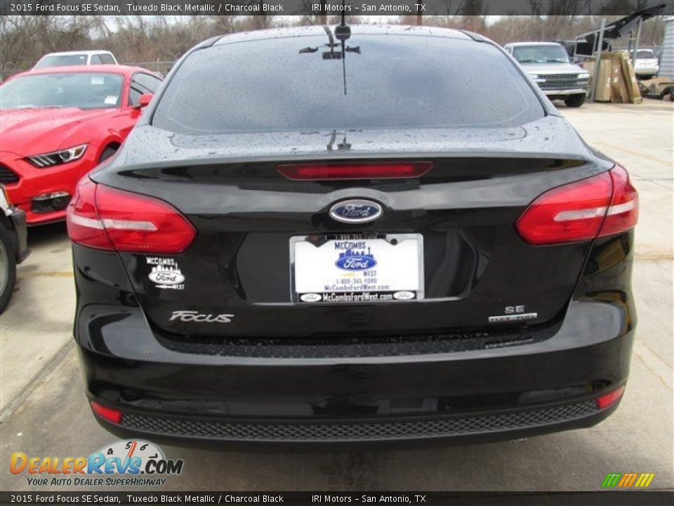 2015 Ford Focus SE Sedan Tuxedo Black Metallic / Charcoal Black Photo #15
