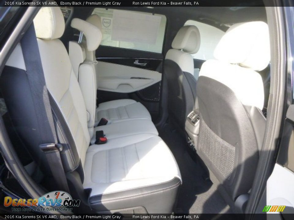Rear Seat of 2016 Kia Sorento SX V6 AWD Photo #11