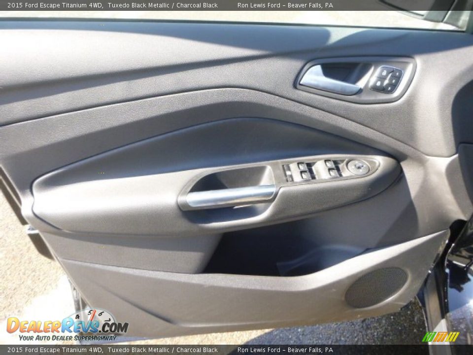 2015 Ford Escape Titanium 4WD Tuxedo Black Metallic / Charcoal Black Photo #17