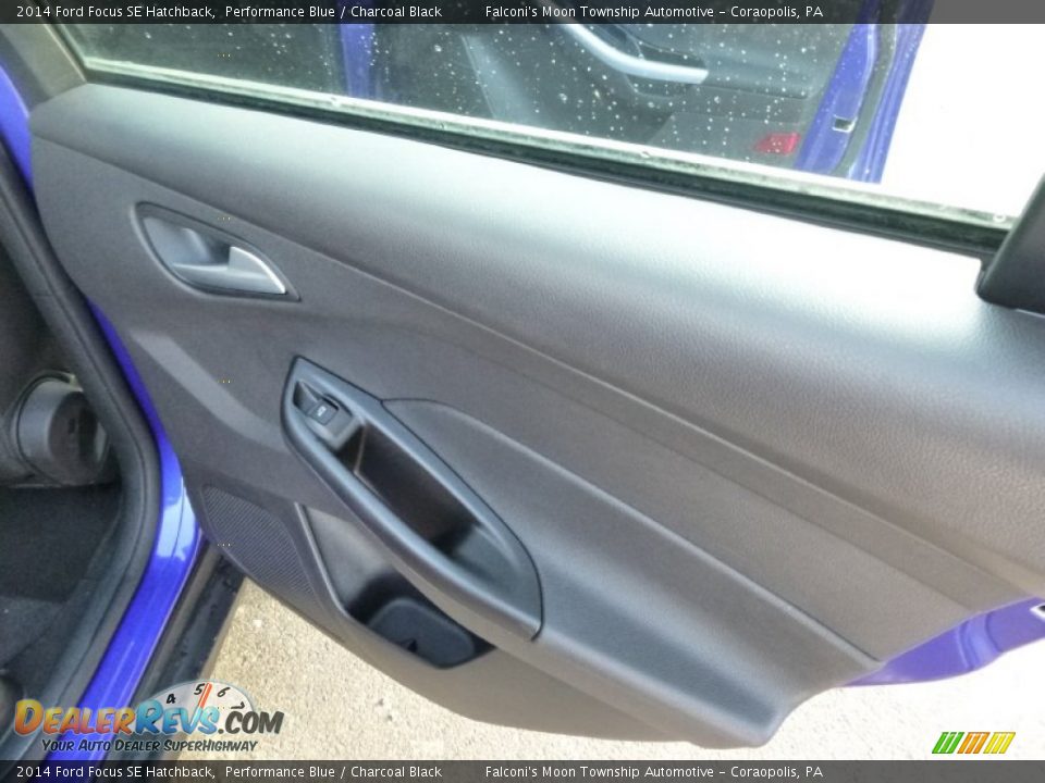 2014 Ford Focus SE Hatchback Performance Blue / Charcoal Black Photo #12