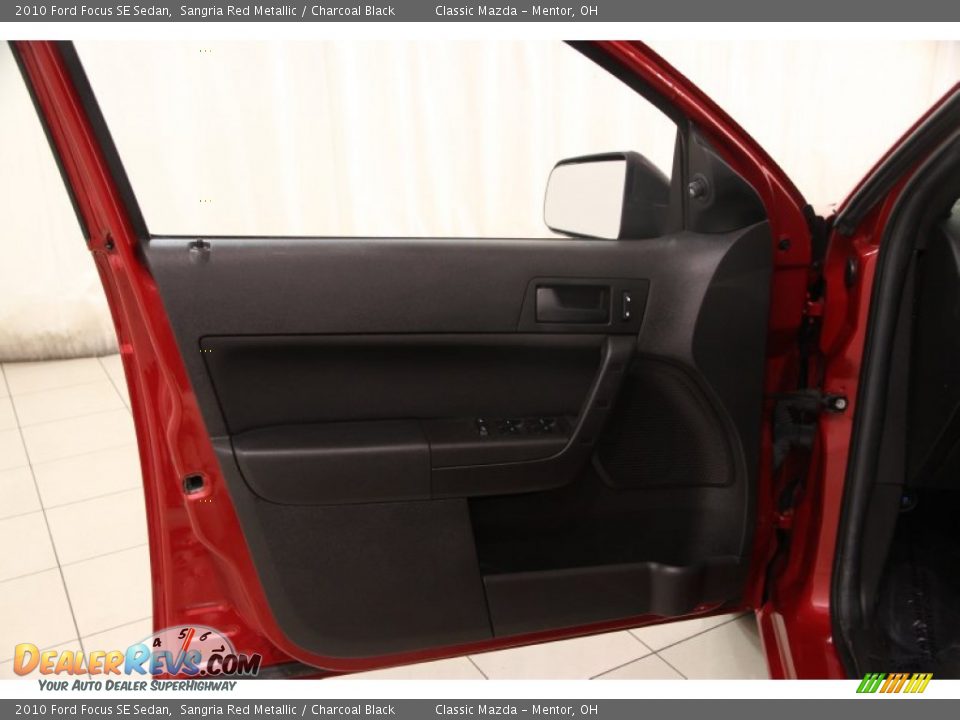 2010 Ford Focus SE Sedan Sangria Red Metallic / Charcoal Black Photo #4