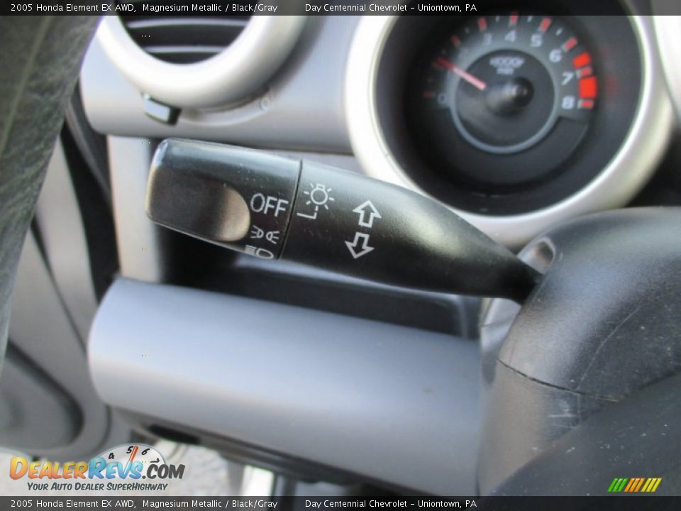 Controls of 2005 Honda Element EX AWD Photo #35
