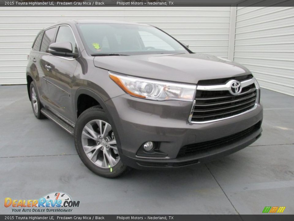 Front 3/4 View of 2015 Toyota Highlander LE Photo #1