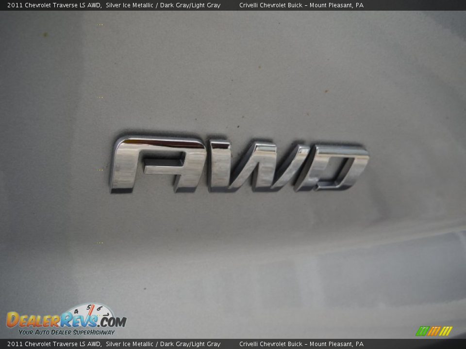 2011 Chevrolet Traverse LS AWD Silver Ice Metallic / Dark Gray/Light Gray Photo #9