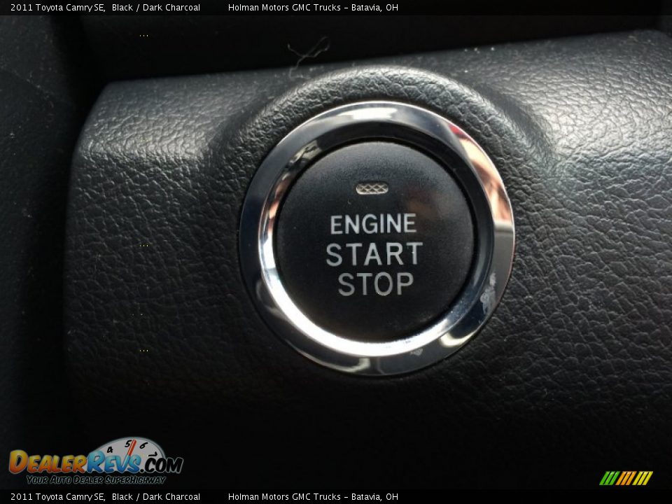 Controls of 2011 Toyota Camry SE Photo #11