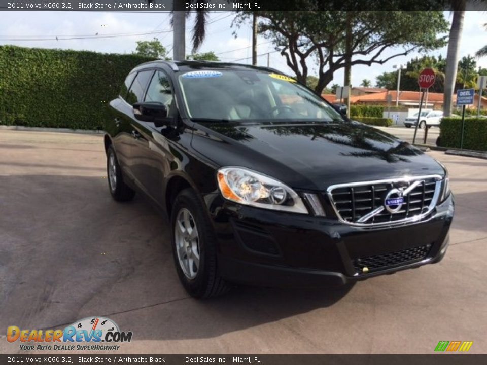 Front 3/4 View of 2011 Volvo XC60 3.2 Photo #7