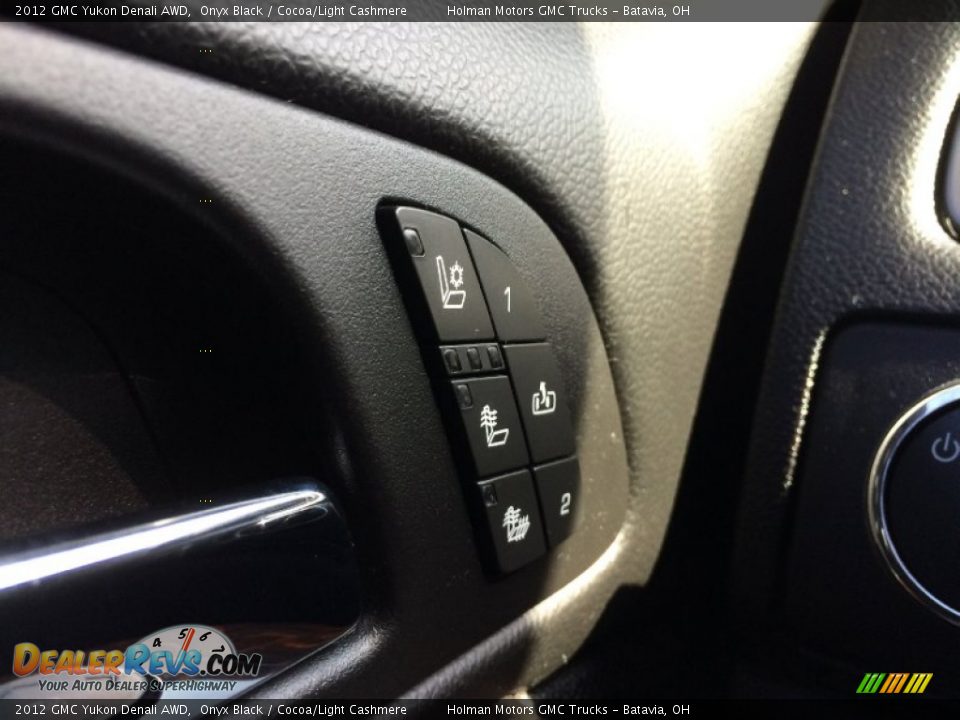 2012 GMC Yukon Denali AWD Onyx Black / Cocoa/Light Cashmere Photo #17