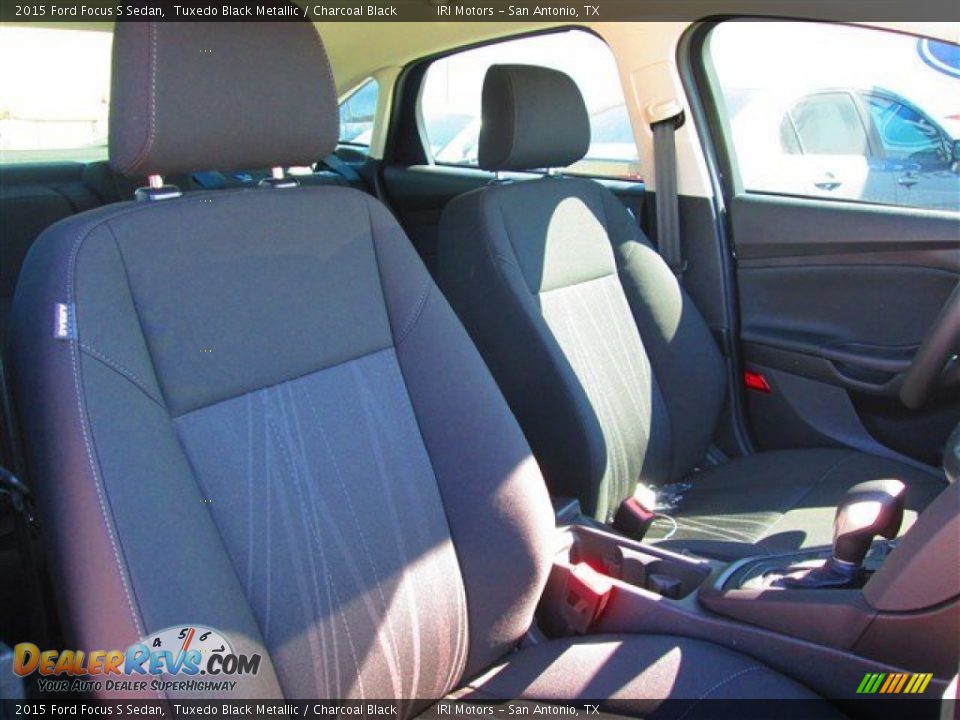 2015 Ford Focus S Sedan Tuxedo Black Metallic / Charcoal Black Photo #18