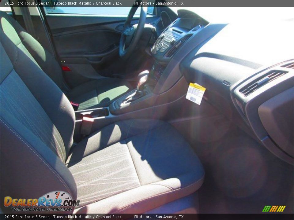 2015 Ford Focus S Sedan Tuxedo Black Metallic / Charcoal Black Photo #19