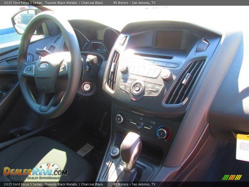 2015 Ford Focus S Sedan Tuxedo Black Metallic / Charcoal Black Photo #21