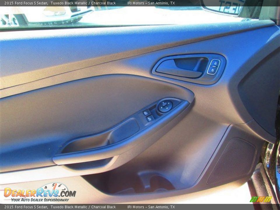 2015 Ford Focus S Sedan Tuxedo Black Metallic / Charcoal Black Photo #27