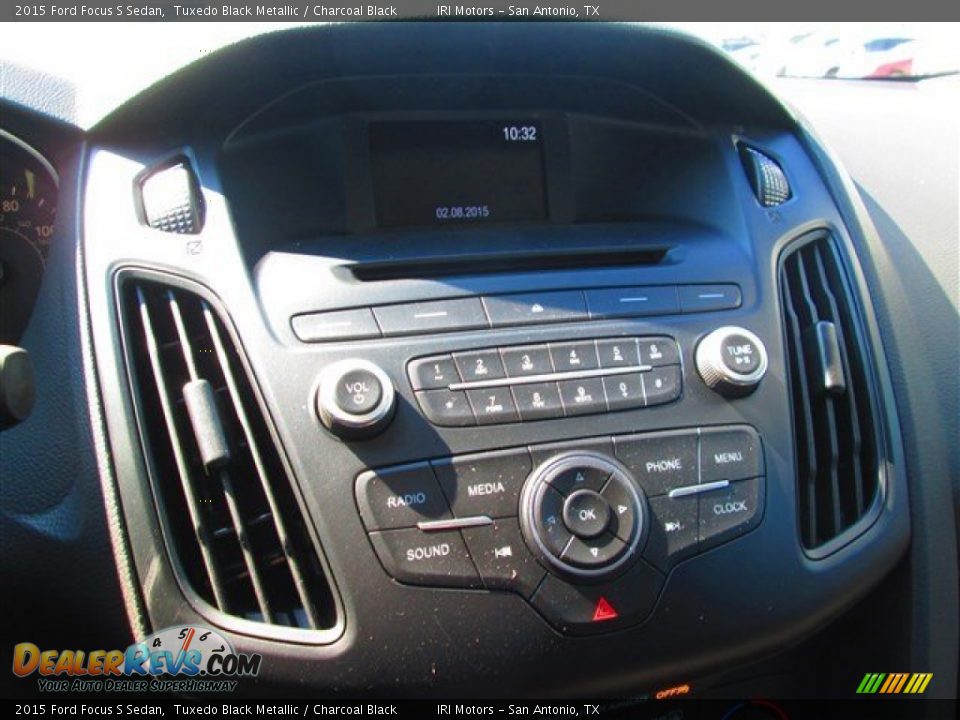 2015 Ford Focus S Sedan Tuxedo Black Metallic / Charcoal Black Photo #30