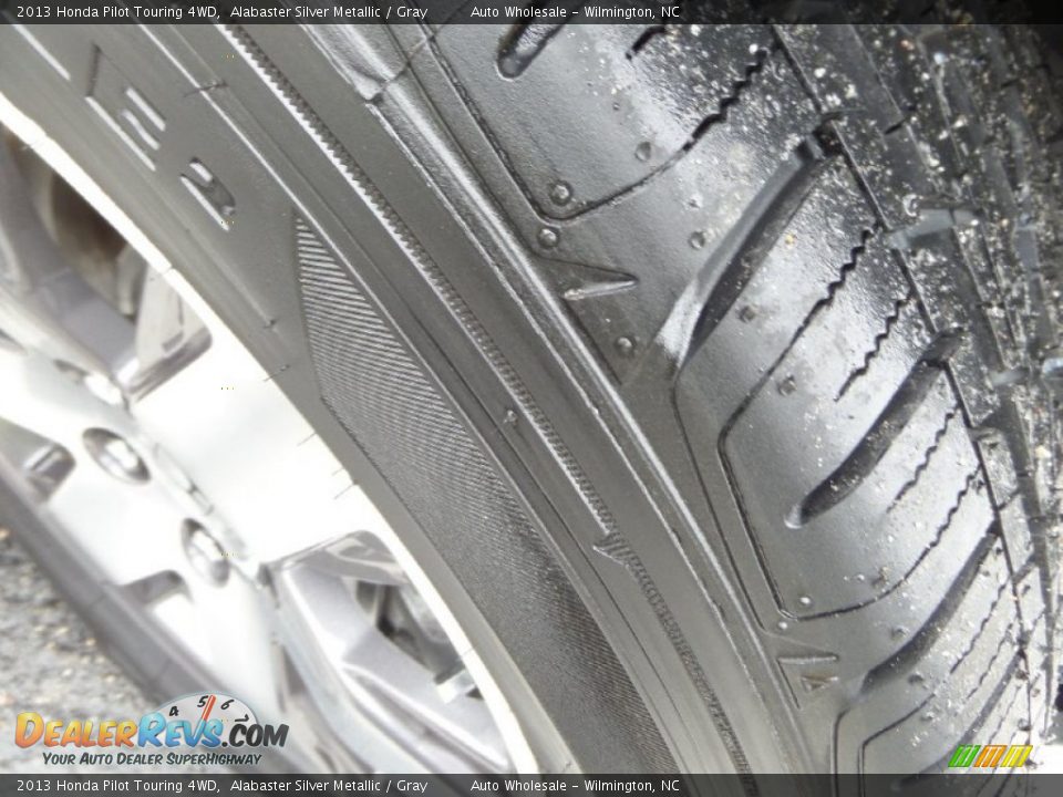 2013 Honda Pilot Touring 4WD Alabaster Silver Metallic / Gray Photo #8