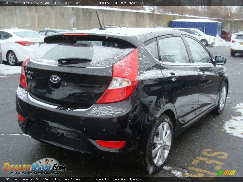 2012 Hyundai Accent SE 5 Door Ultra Black / Black Photo #4