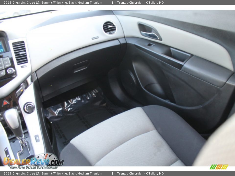 2013 Chevrolet Cruze LS Summit White / Jet Black/Medium Titanium Photo #13