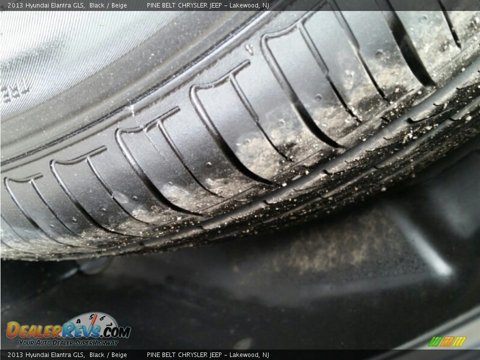 2013 Hyundai Elantra GLS Black / Beige Photo #23