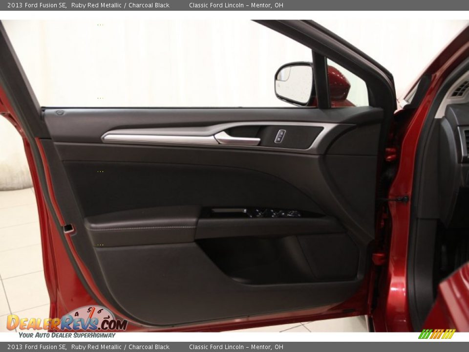 Door Panel of 2013 Ford Fusion SE Photo #4