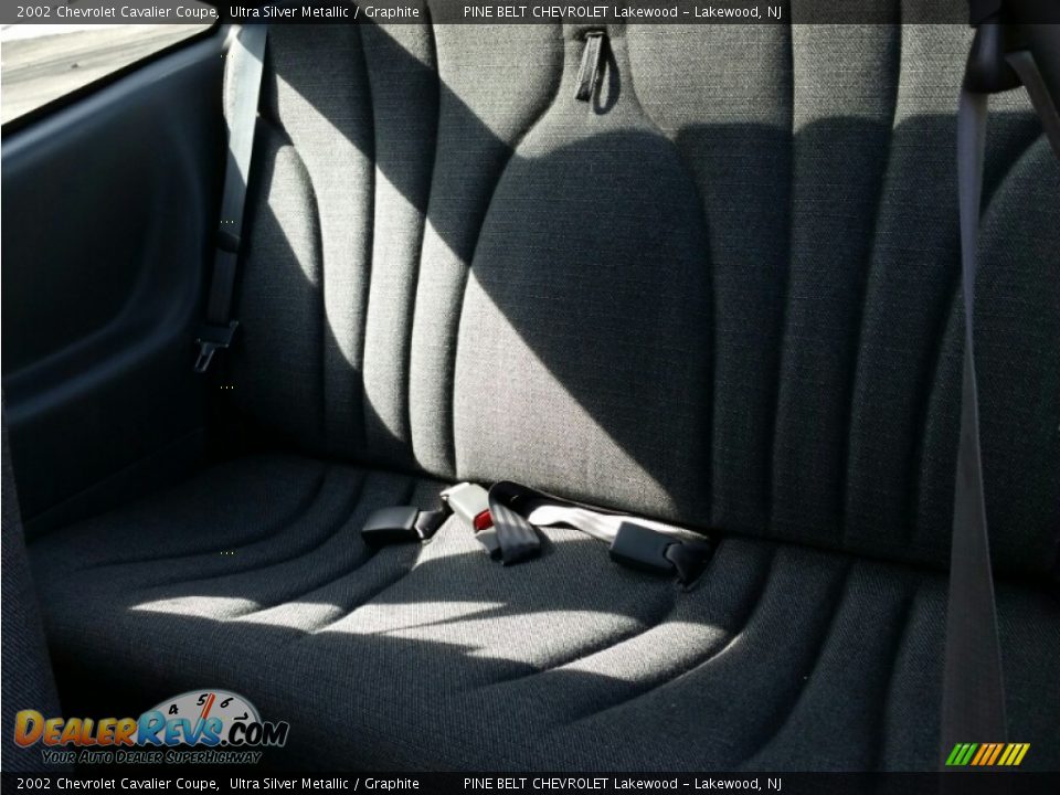 2002 Chevrolet Cavalier Coupe Ultra Silver Metallic / Graphite Photo #15