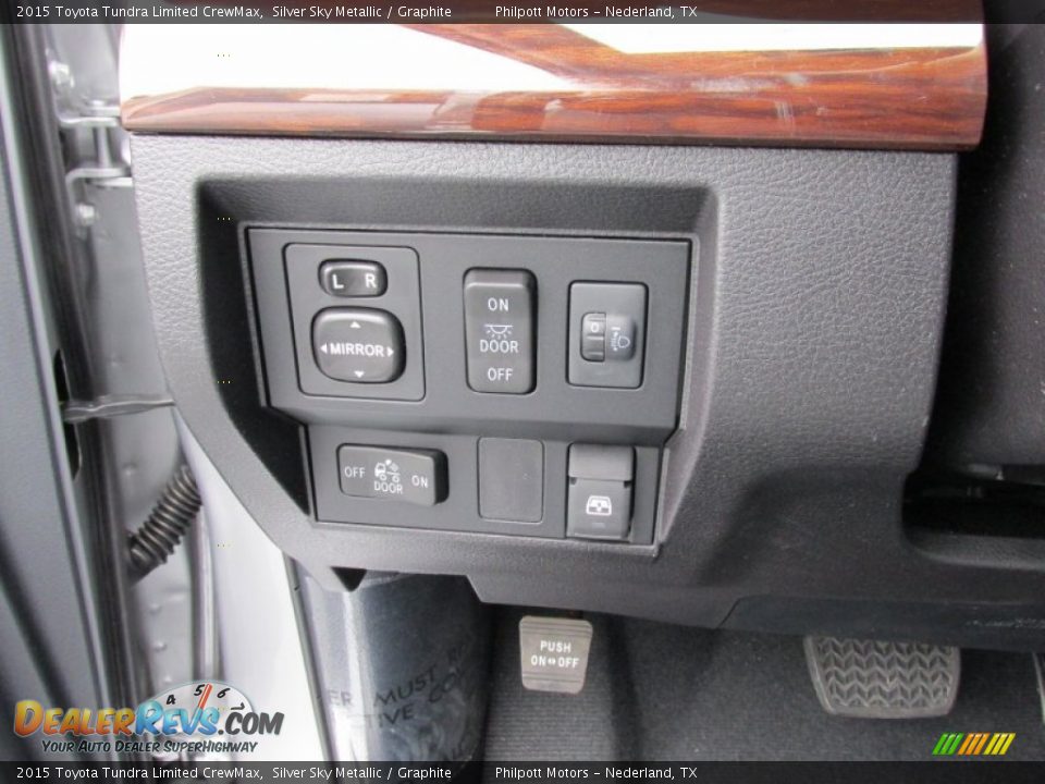 Controls of 2015 Toyota Tundra Limited CrewMax Photo #33