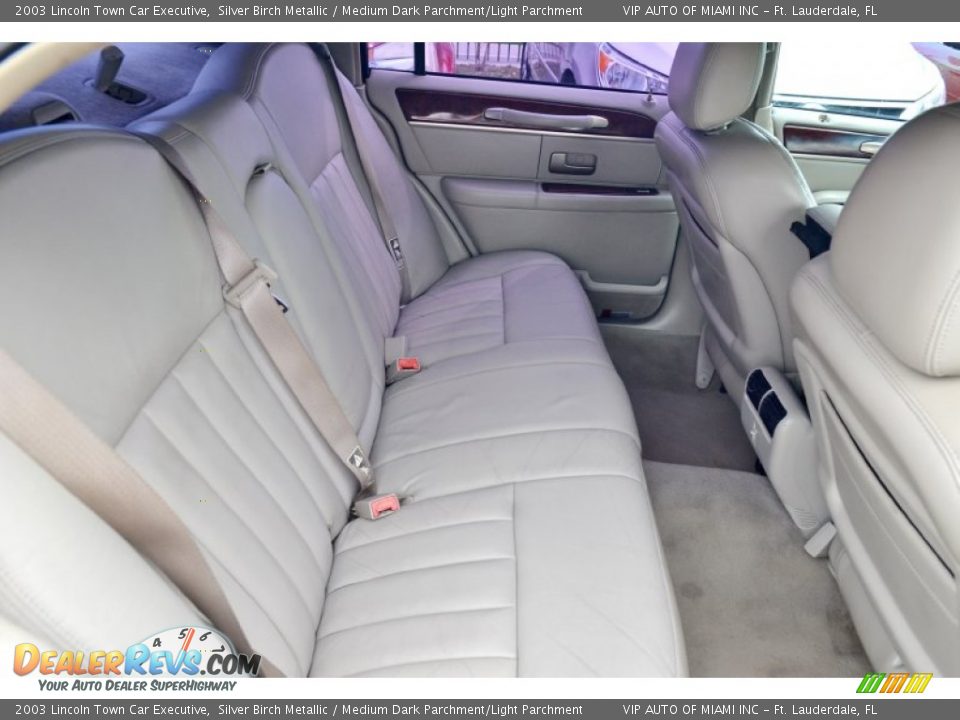 Rear Seat of 2003 Lincoln Town Car Executive Photo #22