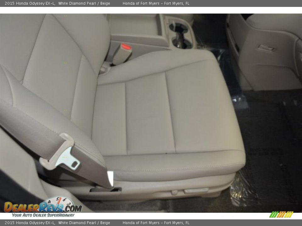 2015 Honda Odyssey EX-L White Diamond Pearl / Beige Photo #25