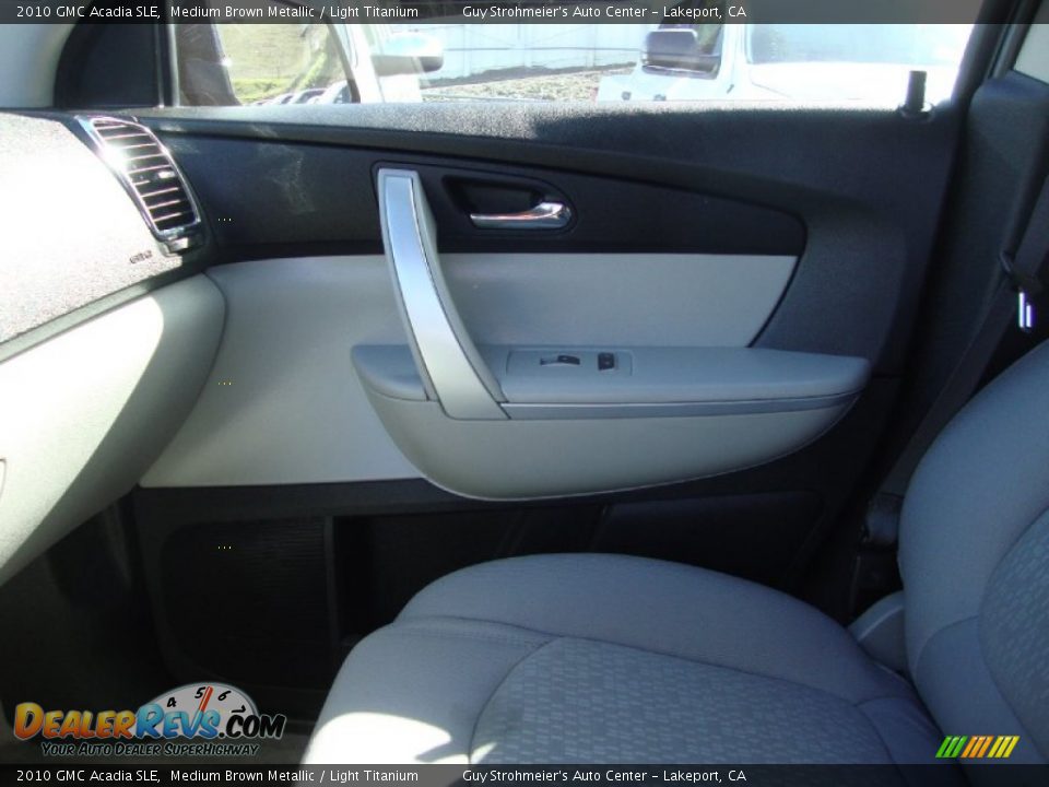 2010 GMC Acadia SLE Medium Brown Metallic / Light Titanium Photo #16