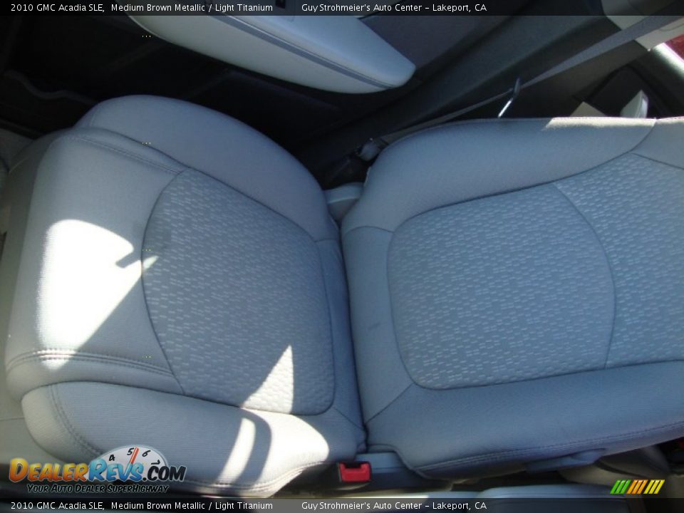 2010 GMC Acadia SLE Medium Brown Metallic / Light Titanium Photo #17