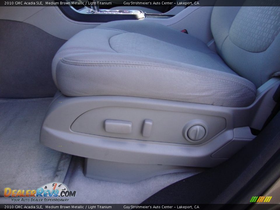2010 GMC Acadia SLE Medium Brown Metallic / Light Titanium Photo #20