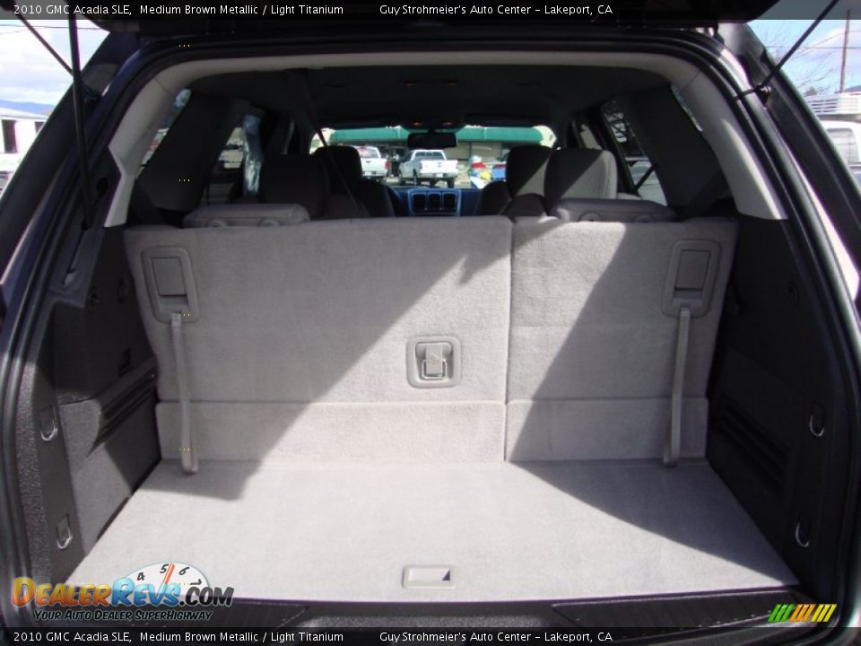 2010 GMC Acadia SLE Medium Brown Metallic / Light Titanium Photo #24