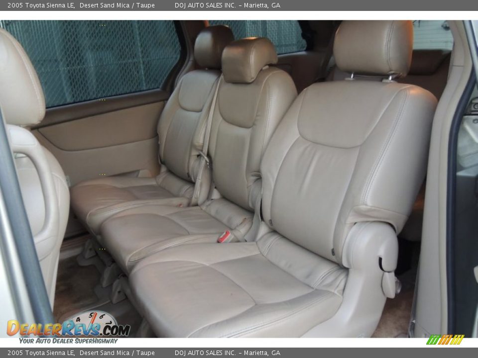 Rear Seat of 2005 Toyota Sienna LE Photo #30