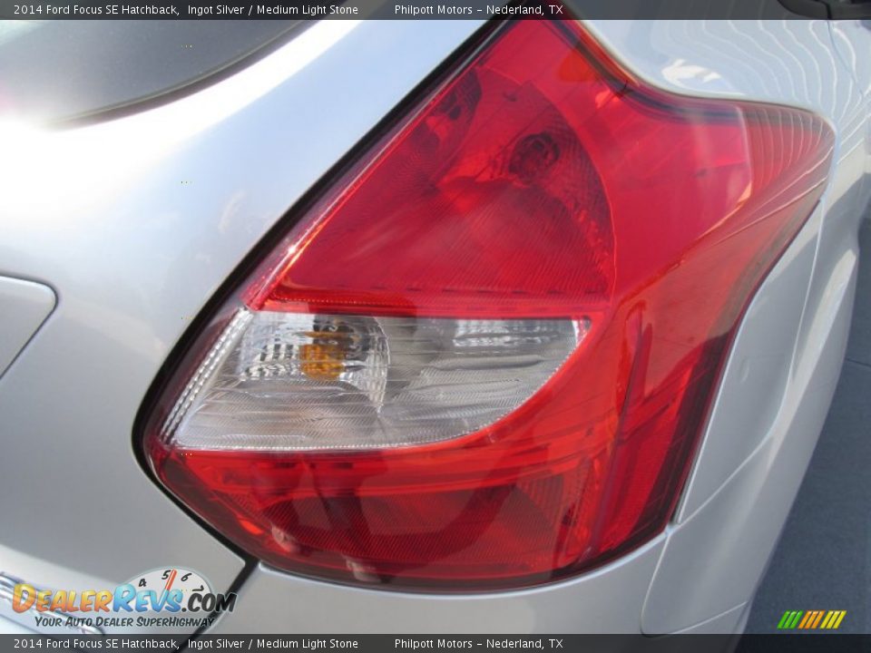 2014 Ford Focus SE Hatchback Ingot Silver / Medium Light Stone Photo #11
