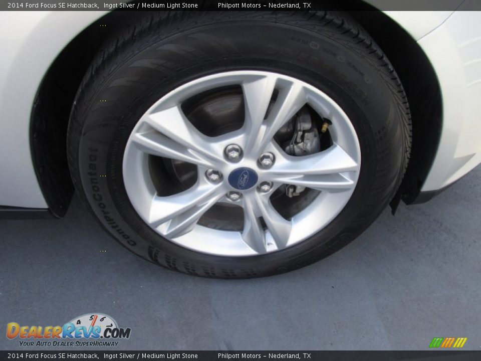 2014 Ford Focus SE Hatchback Ingot Silver / Medium Light Stone Photo #17