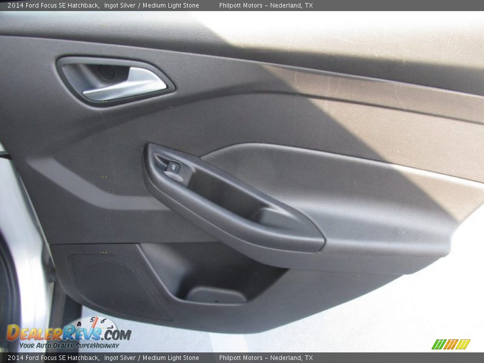 2014 Ford Focus SE Hatchback Ingot Silver / Medium Light Stone Photo #26