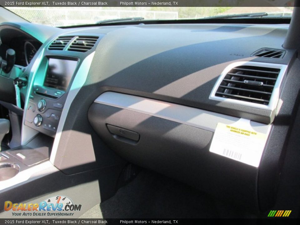 2015 Ford Explorer XLT Tuxedo Black / Charcoal Black Photo #16