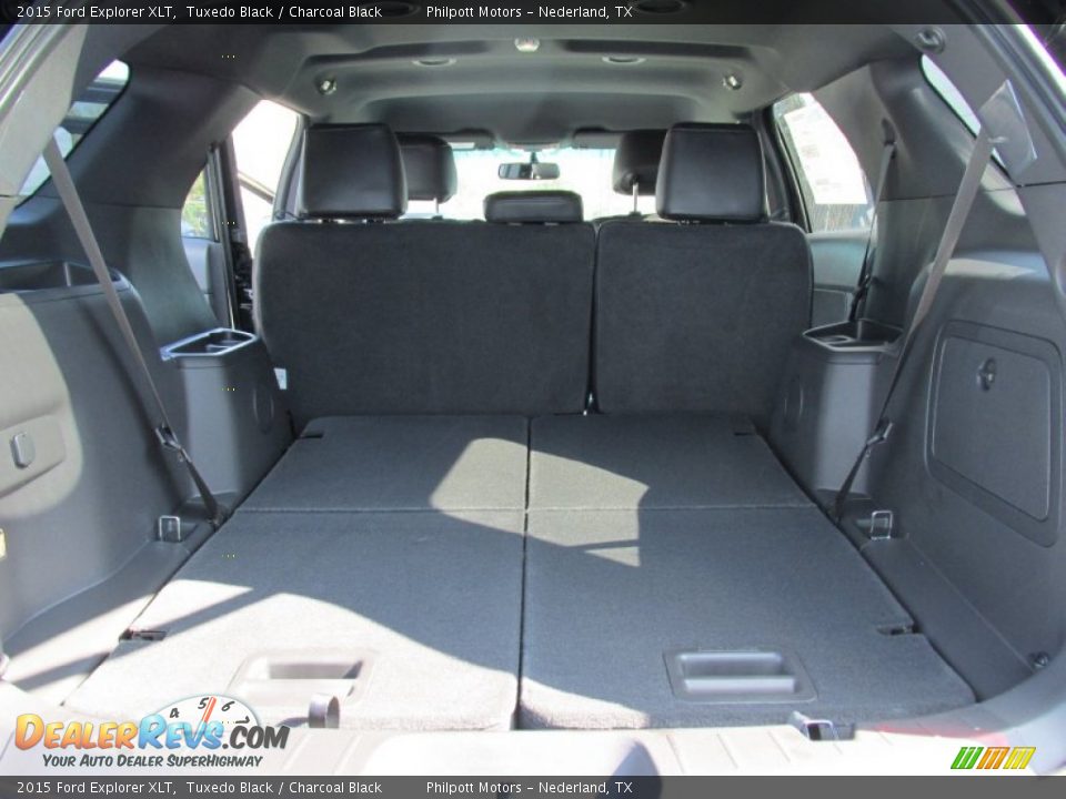 2015 Ford Explorer XLT Tuxedo Black / Charcoal Black Photo #18