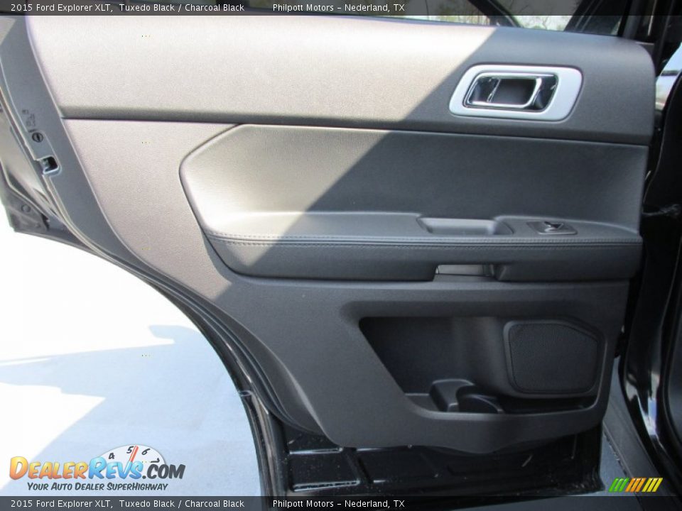 2015 Ford Explorer XLT Tuxedo Black / Charcoal Black Photo #20
