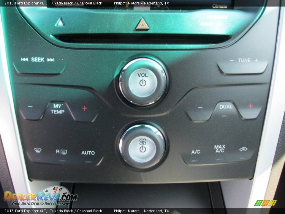 2015 Ford Explorer XLT Tuxedo Black / Charcoal Black Photo #29
