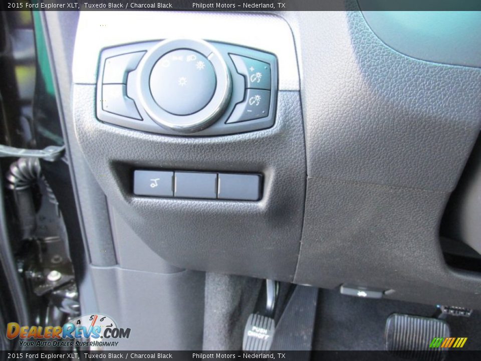 2015 Ford Explorer XLT Tuxedo Black / Charcoal Black Photo #33