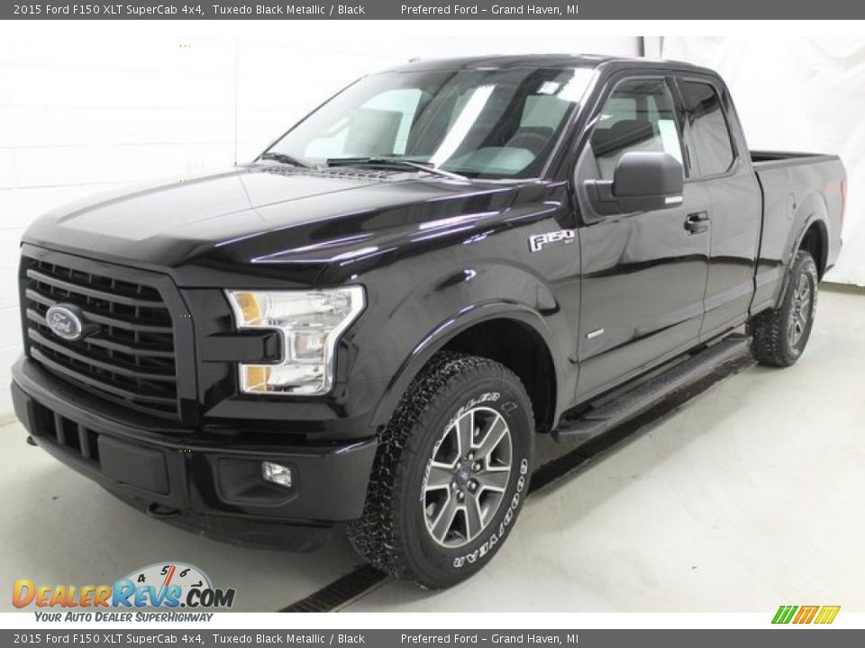 Front 3/4 View of 2015 Ford F150 XLT SuperCab 4x4 Photo #3