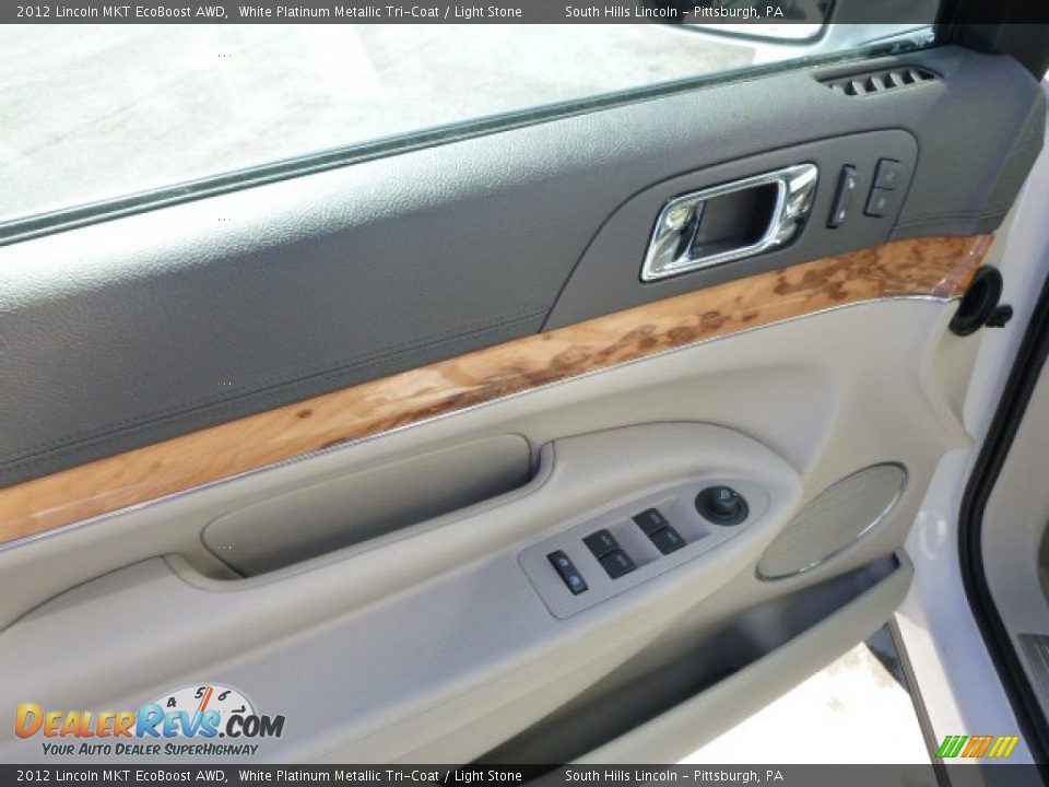 2012 Lincoln MKT EcoBoost AWD White Platinum Metallic Tri-Coat / Light Stone Photo #18