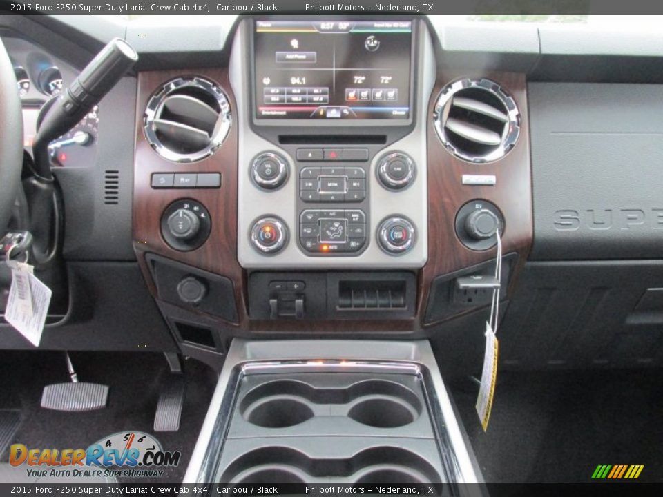 Controls of 2015 Ford F250 Super Duty Lariat Crew Cab 4x4 Photo #29