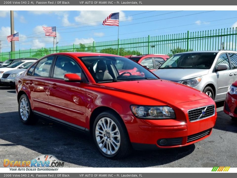 Front 3/4 View of 2006 Volvo S40 2.4i Photo #5