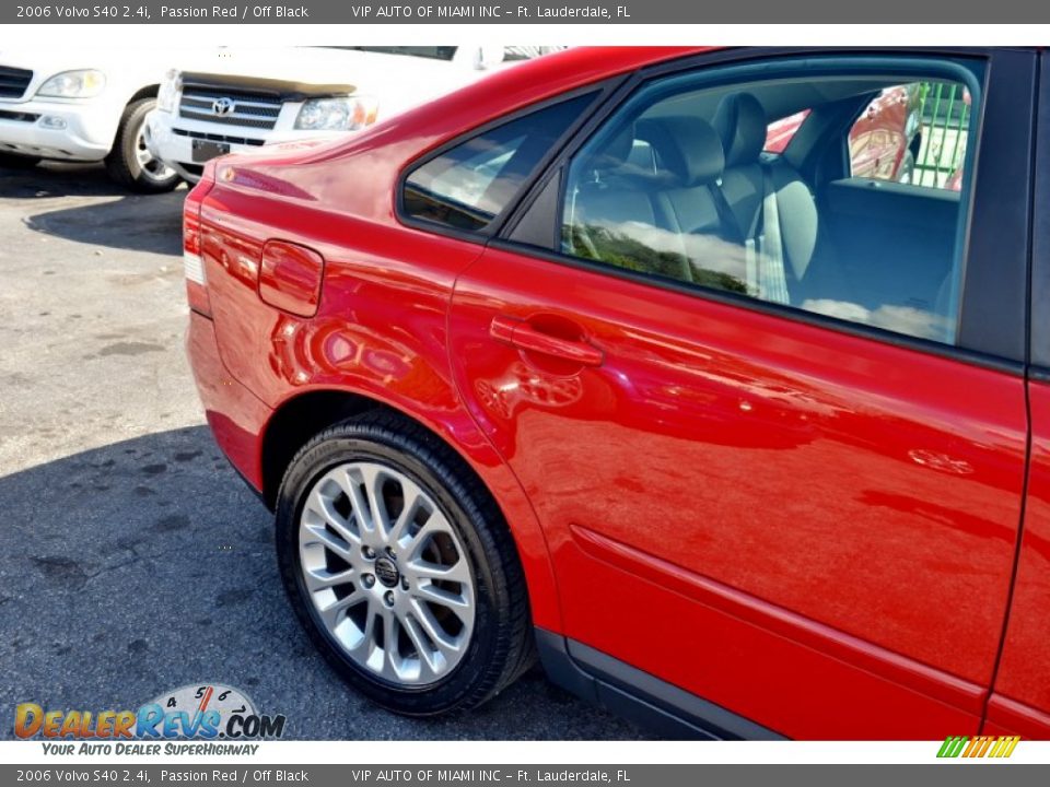 2006 Volvo S40 2.4i Passion Red / Off Black Photo #9