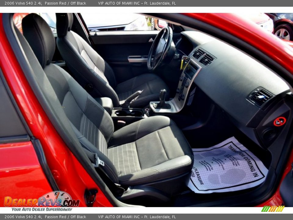 2006 Volvo S40 2.4i Passion Red / Off Black Photo #13